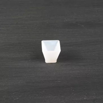 Matriță silicon piramidă 2 cm